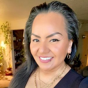 Meet your Posher, Alma